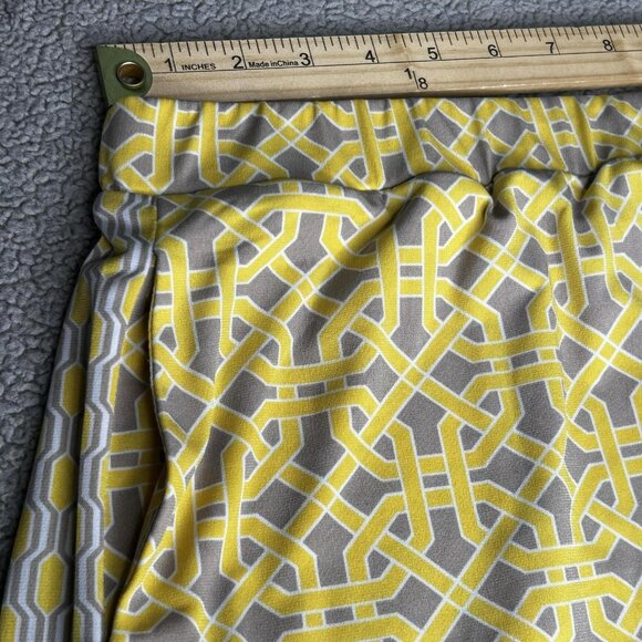 Susan Graver Skort Womens S Yellow Liquid Knit Geometric Pull On Stretch Pockets - Picture 7 of 11